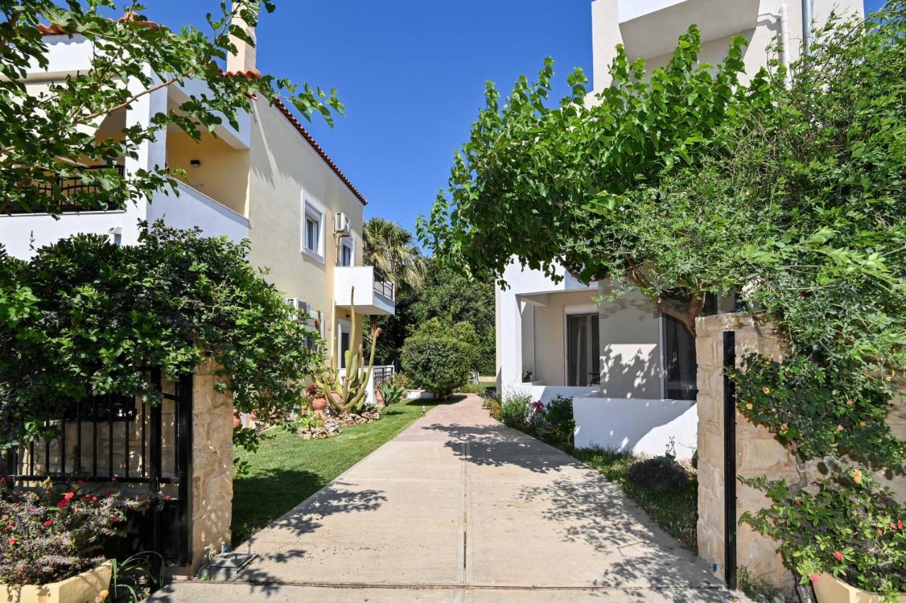 Antonia Plakiás Exterior foto
