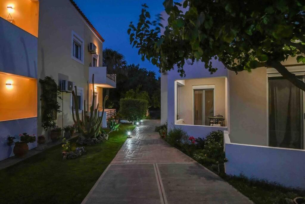 Antonia Plakiás Exterior foto
